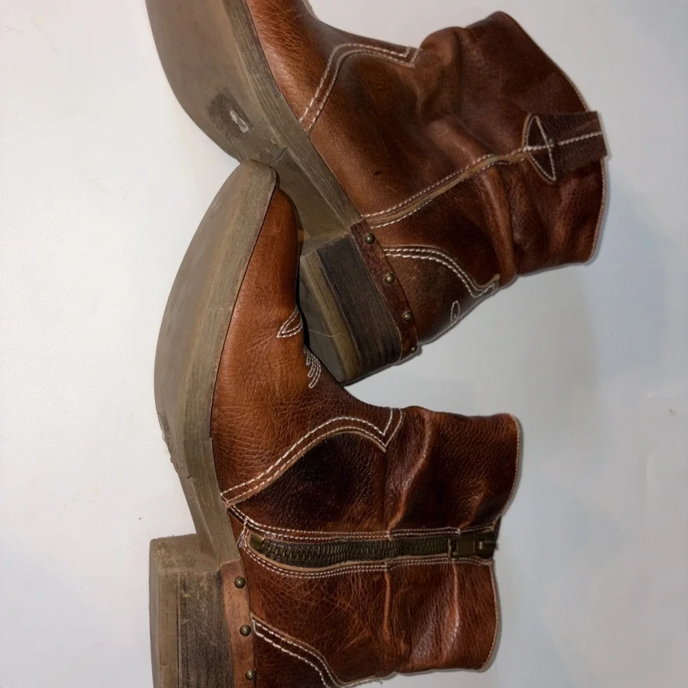 Sundance Etta ~ Brown Leather Jo Western Festival Booties Boots Zip ~ Size 39